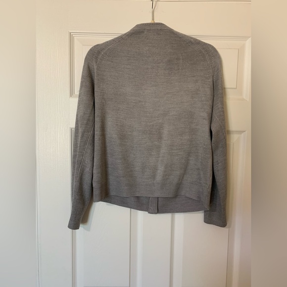 Mercer Street Studio Heather Gray Pearl Button Up‎ Sweater Cardigan M Minimalist - Picture 2 of 8